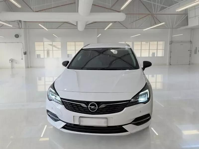 Usata Opel Astra Business 122 CV (89 kW) 2022 Utilitaria