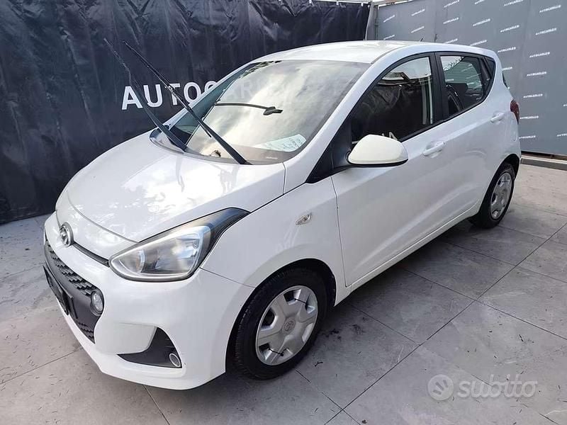 Bianco Usata 2017 Hyundai i10 Utilitaria | 7200 € (Ottimo prezzo) - Immagine 1/4