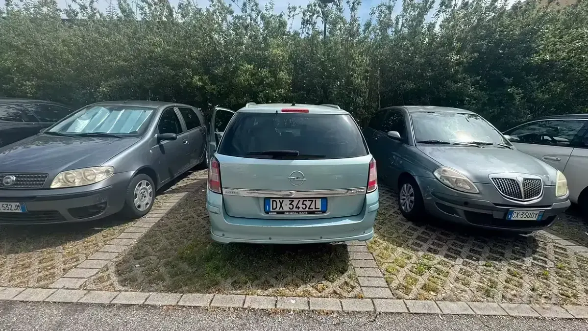 Usata Opel Astra 110 CV (80 kW) 2009 Station wagon