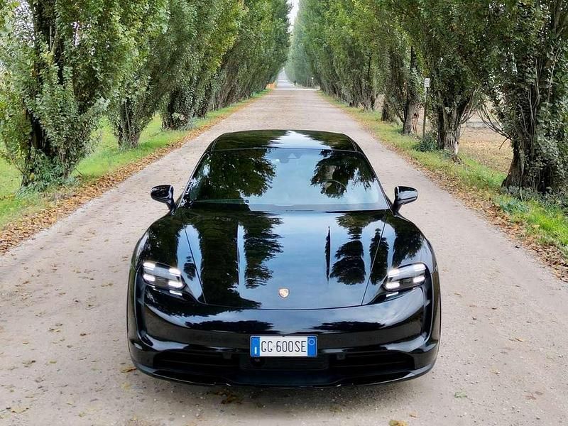 Nero Usata 2021 Porsche Taycan Cross Turismo Station wagon | 69.500 € (Buon prezzo) - Immagine 1/4