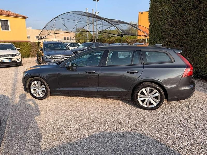 Usata Volvo V60 Business Edition 150 CV (110 kW) 2020 Grigio Station wagon