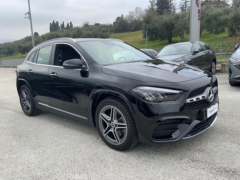 Usata Mercedes GLA200 Advanced Plus 150 CV (110 kW) 2023 Nero SUV