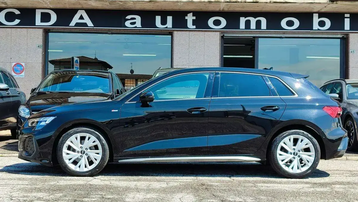 Usata Audi A3 S-Line 150 CV (110 kW) 2025 Nero mythos metalizzato Berlina