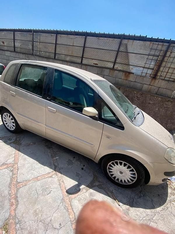 Usata Lancia Musa 101 CV (74 kW) 2009 Monovolume