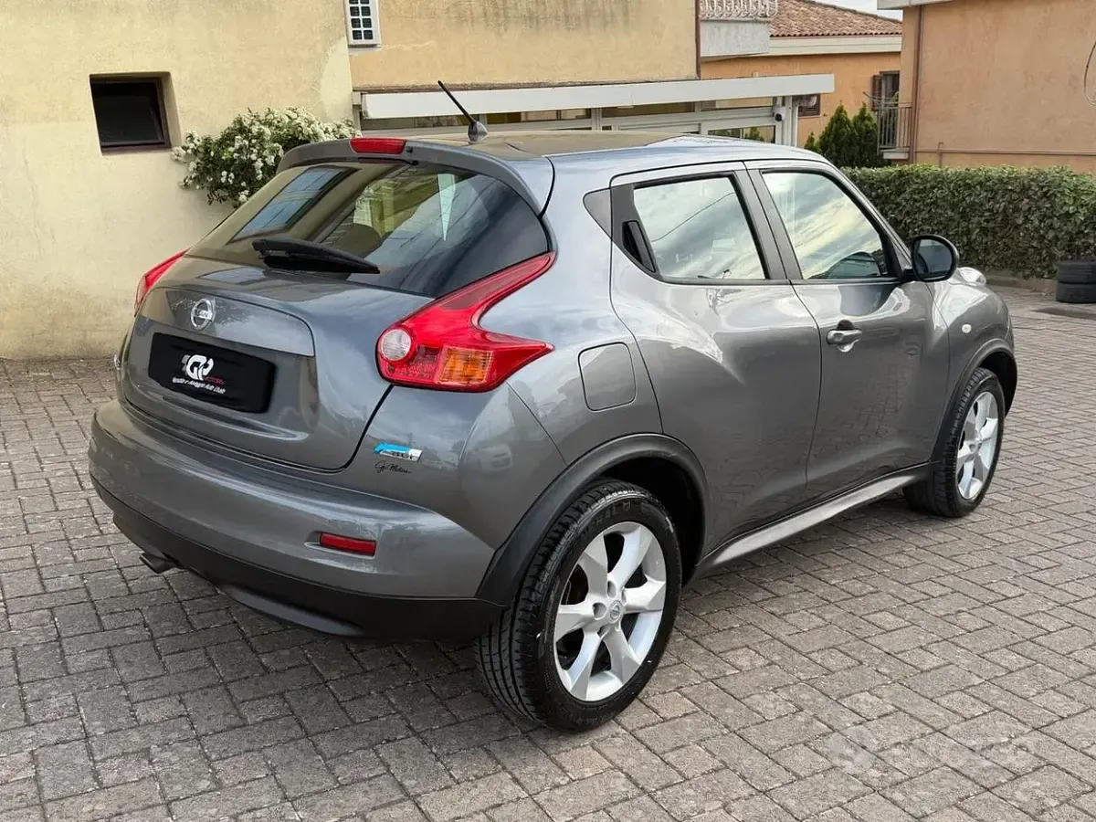 Usata Nissan Juke Tekna 110 CV (80 kW) 2013 Grigio SUV