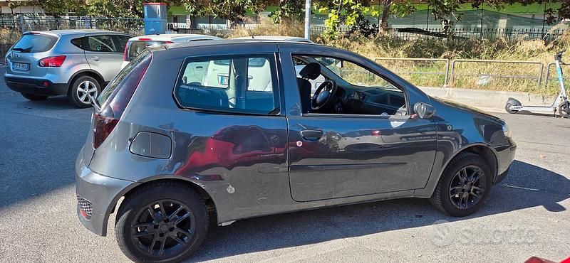 Usata Fiat Punto 60 CV (44 kW) 2003 Grigio Utilitaria