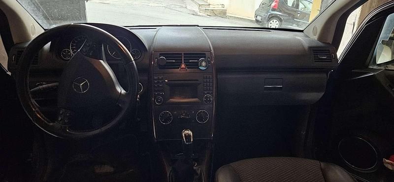 Occasion Mercedes A180 Elegance 109 ch (80 kW) 2010 Noir Monospace