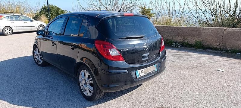Usata Opel Corsa 2011 Nero Utilitaria