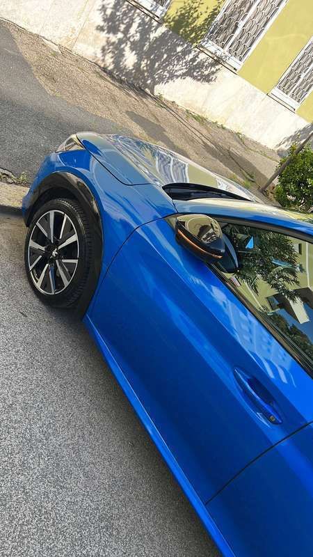 Usata Peugeot 208 GT 101 CV (74 kW) 2021 Blu/azzurro Utilitaria