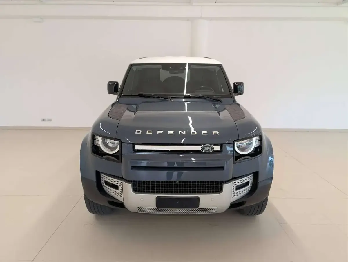 Usata Land Rover Defender S 249 CV (183 kW) 2022 Tasman blue SUV