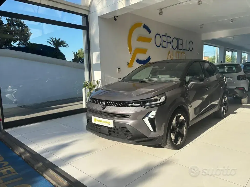 Usata Renault Captur Techno 91 CV (66 kW) 2025 Nero grigio metallizzato SUV