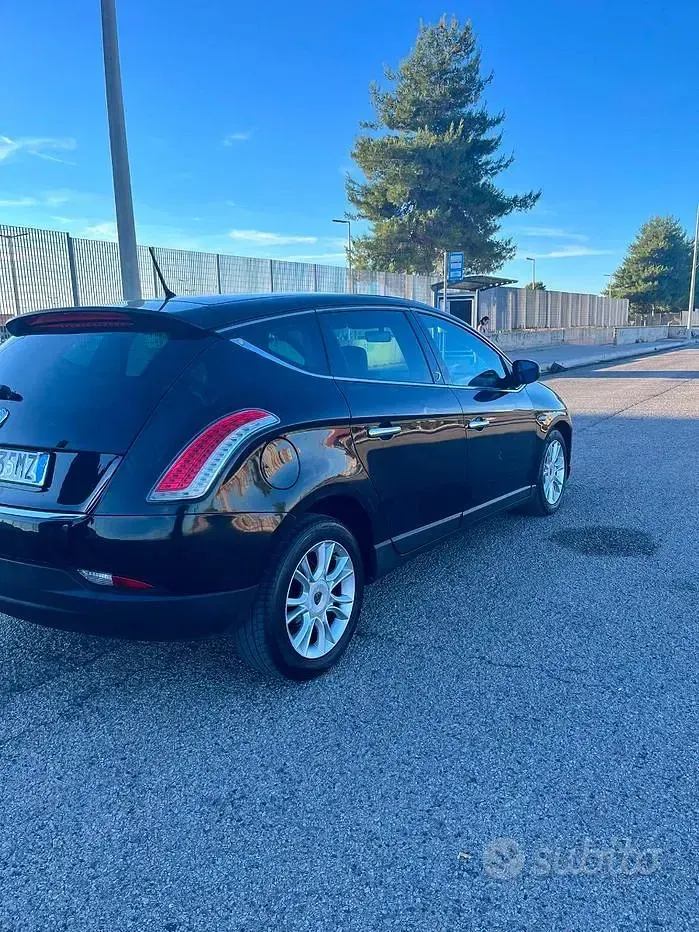 Usata Lancia Delta 120 CV (88 kW) 2008 Nero Utilitaria