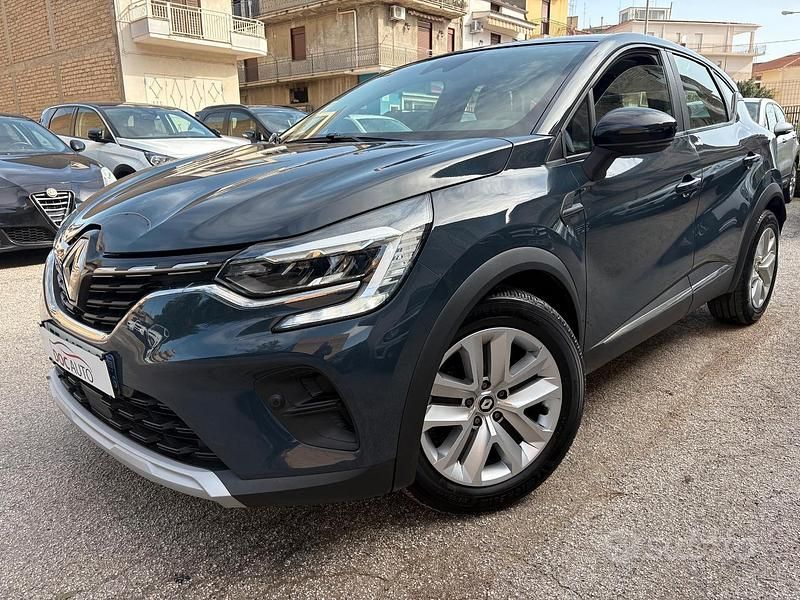 Usata Renault Captur Zen 95 CV (69 kW) 2021 Grigio SUV