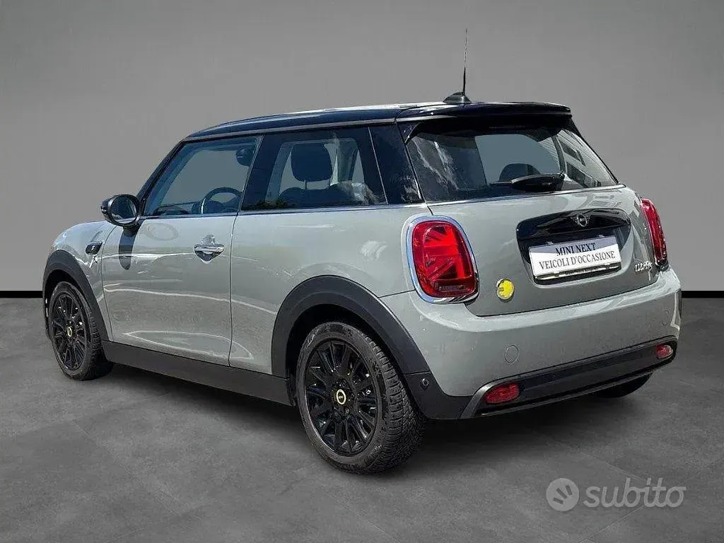 Usata Mini Cooper SE 75 kW (102 CV) 2021 Grigio / metallizzato Utilitaria