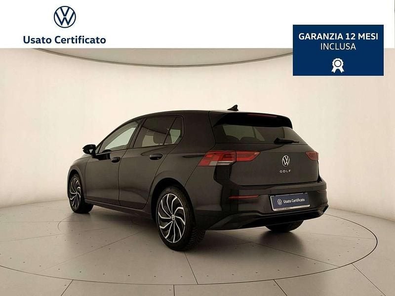 Usata VW Golf VIII Life 116 CV (85 kW) 2020 Nero Utilitaria