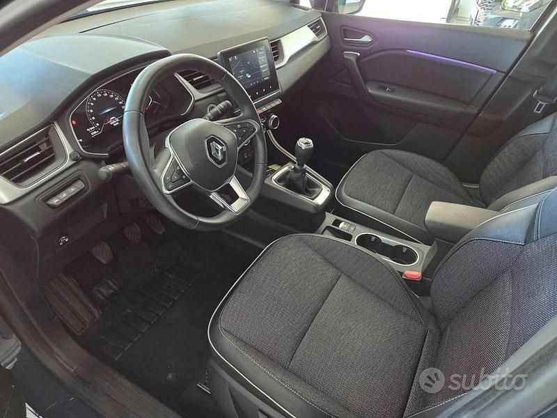 Usata Renault Captur Techno 101 CV (74 kW) 2023 Grigio SUV