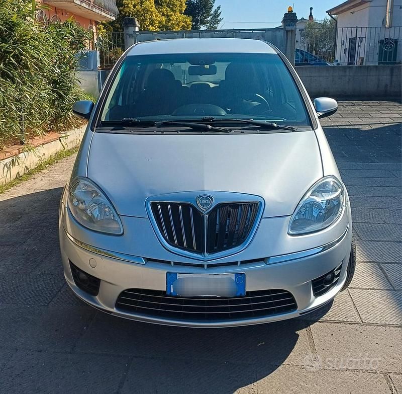 Usata Lancia Musa 69 CV (50 kW) 2010 Grigio Monovolume