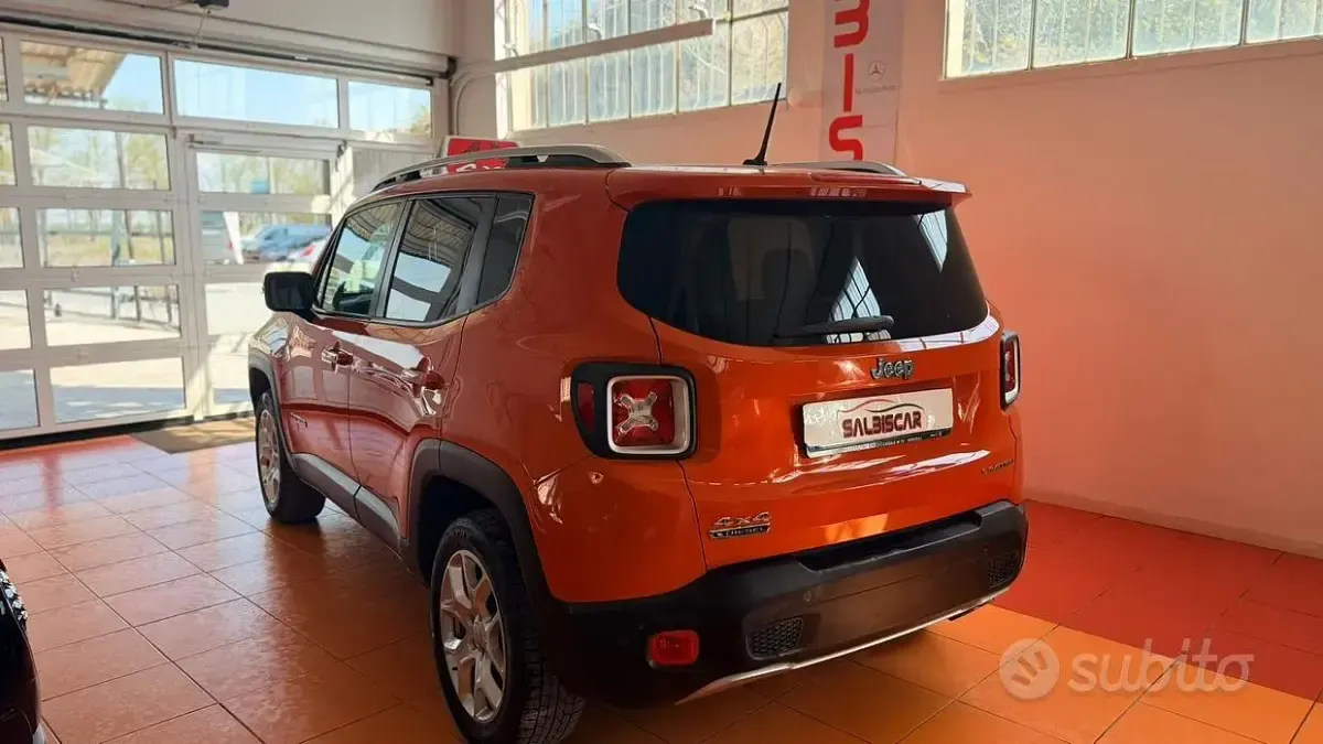 Usata Jeep Renegade Limited 140 CV (102 kW) 2015 Arancione SUV