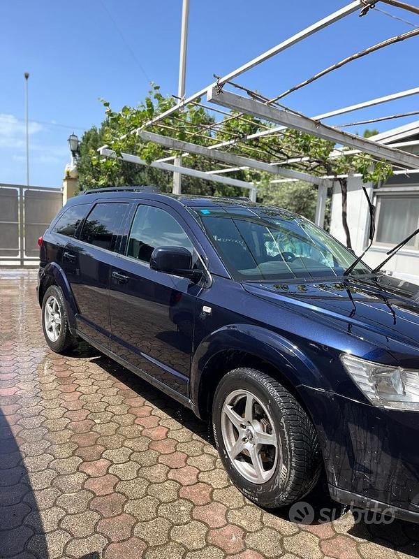 Usata Fiat Freemont 140 CV (102 kW) 2011 Blu SUV