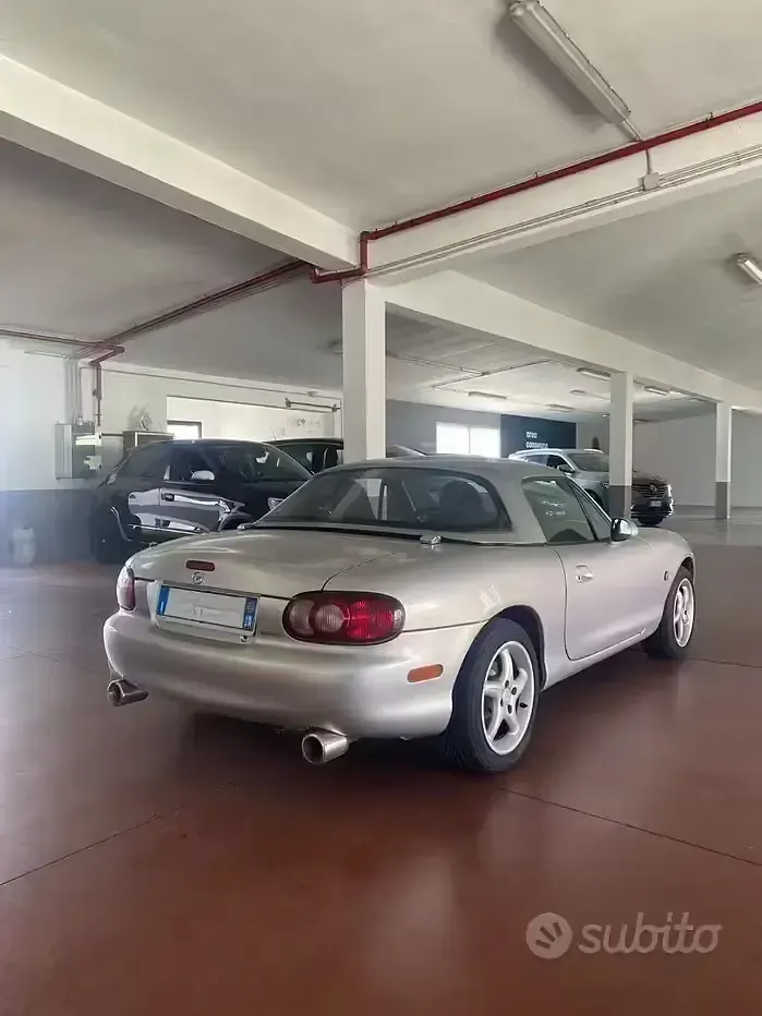 Usata Mazda MX5 110 CV (80 kW) 2005 Grigio Cabrio
