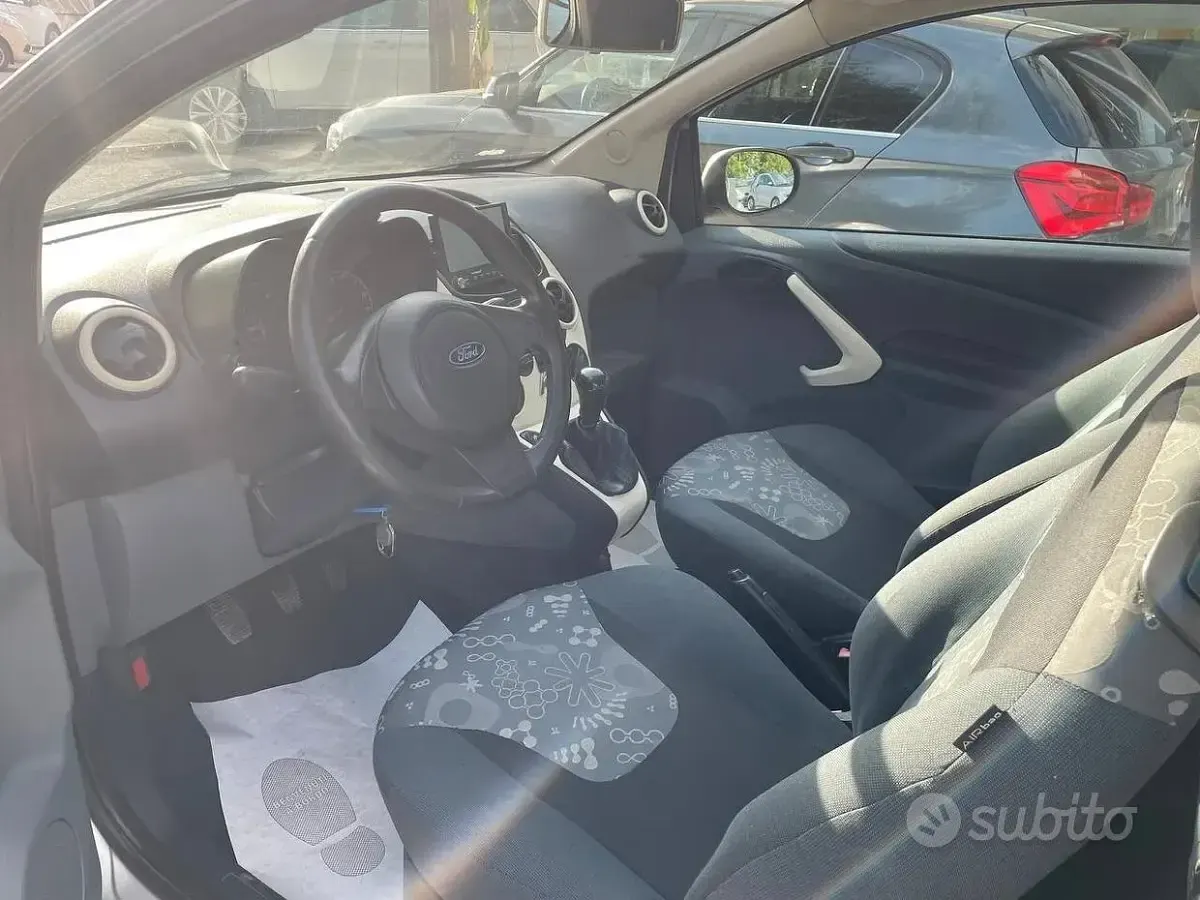 Usata Ford Ka Titanium 75 CV (55 kW) 2010 Grigio Utilitaria