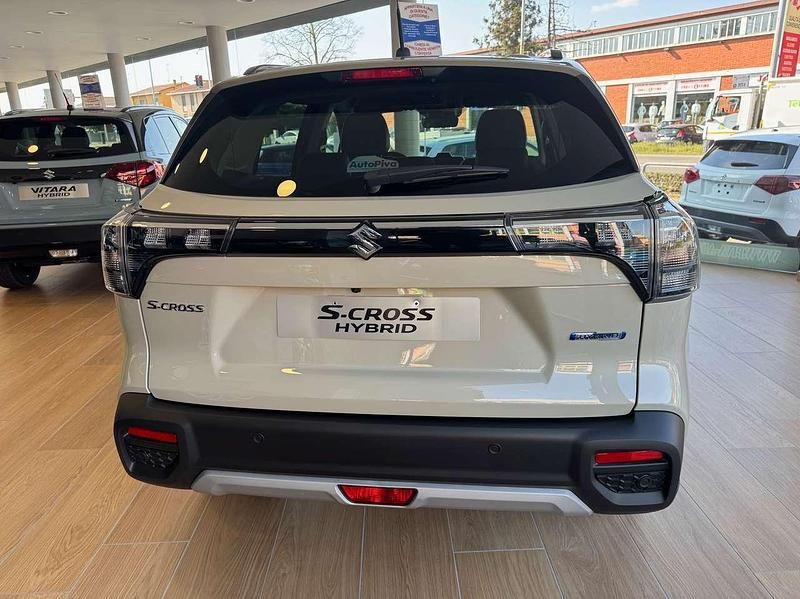 Nuova Suzuki SX4 S-Cross 110 CV (80 kW) 2026 Avorio africa SUV