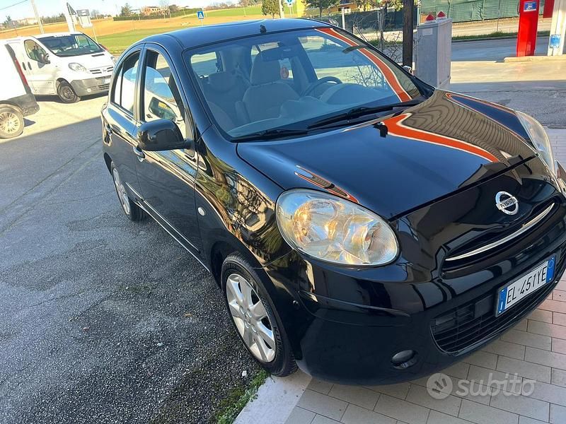 Usata Nissan Micra Tekna 98 CV (72 kW) 2012 Nero Utilitaria