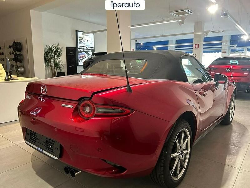 Nuova Mazda MX5 Exclusive-Line 132 CV (97 kW) 2025 Soul red crystal Cabrio