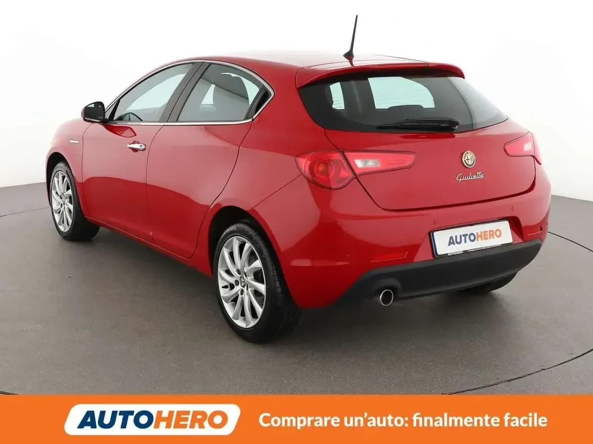Usata Alfa Romeo Giulietta Distinctive 120 CV (88 kW) 2016 Rosso Utilitaria