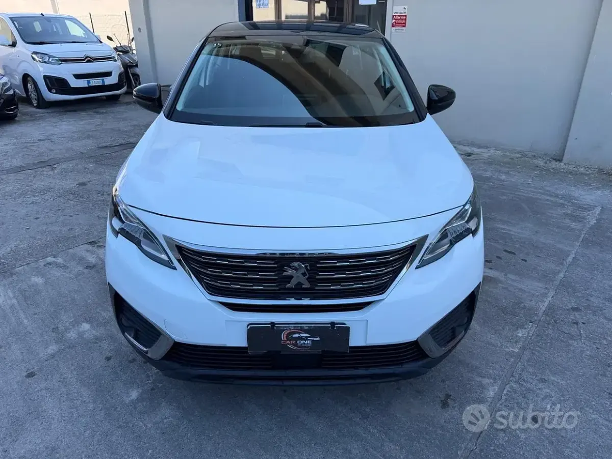 Usata Peugeot 5008 Allure 131 CV (96 kW) 2019 Bianco SUV