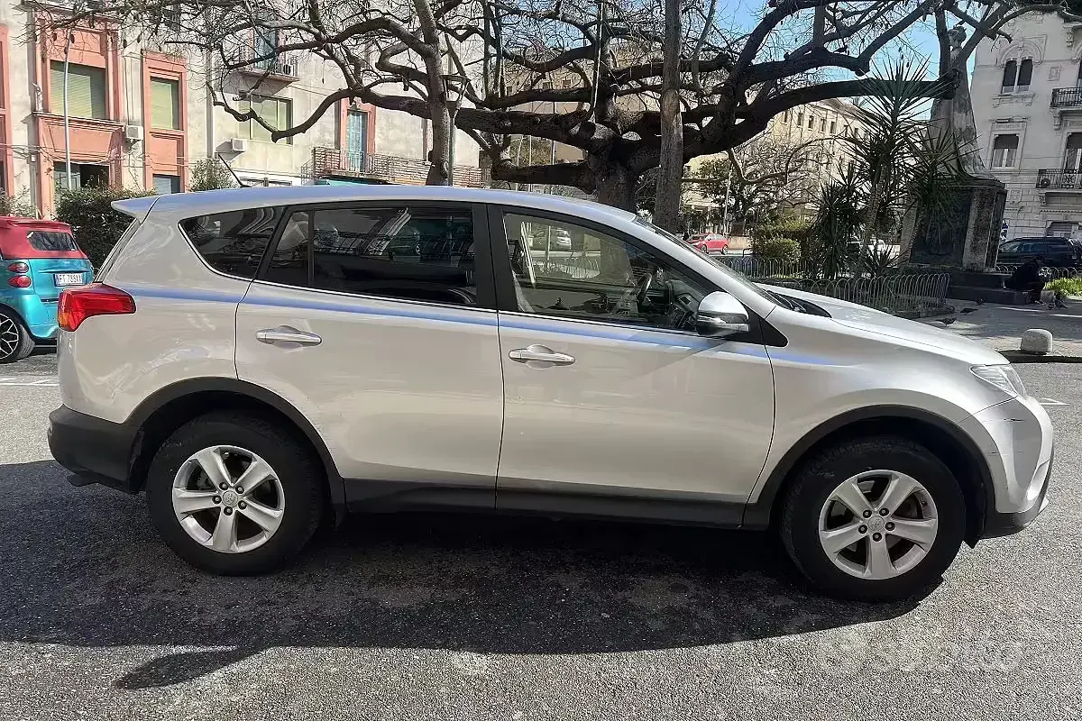 Second-hand Toyota RAV4 124 CP (91 kW) 2014 Gri SUV