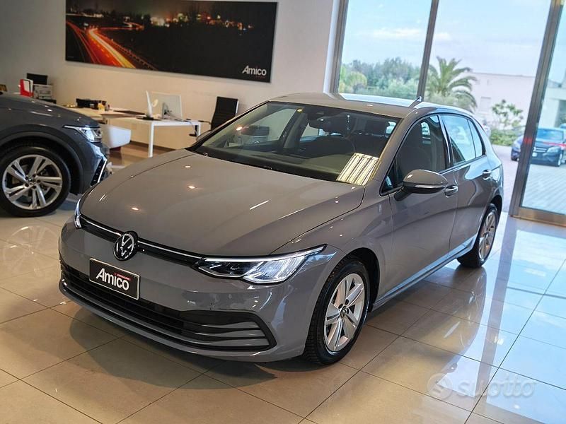 Usata VW Golf VII 116 CV (85 kW) 2021 Grigio Utilitaria