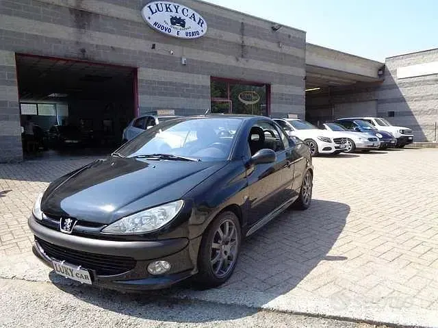 Usata Peugeot 206 CC 109 CV (80 kW) 2003 Nero Cabrio