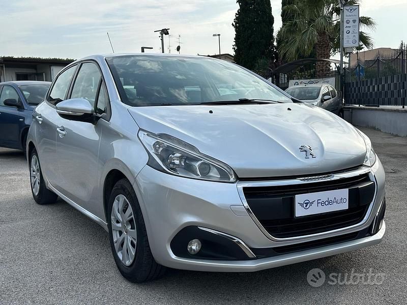 Usata Peugeot 208 Allure 82 CV (60 kW) 2018 Grigio Utilitaria