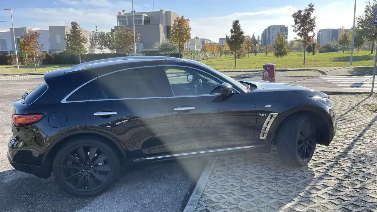 Usata Infiniti QX70 S Design 238 CV (175 kW) 2014 Nero SUV