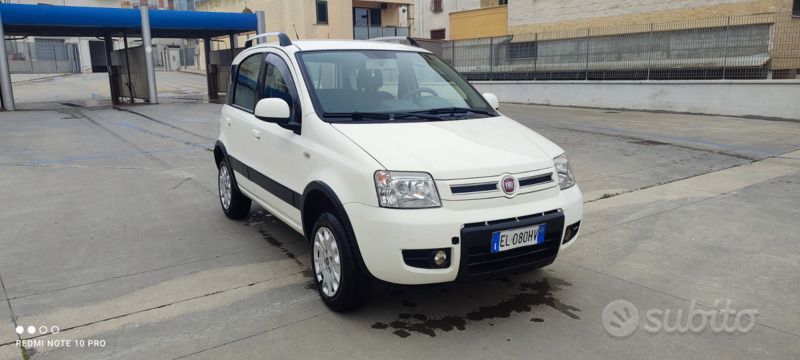 Usata Fiat Panda 4x4 69 CV (50 kW) 2012 Bianco Utilitaria