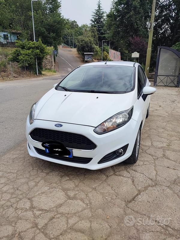 Usata Ford Fiesta 75 CV (55 kW) 2017 Bianco Utilitaria
