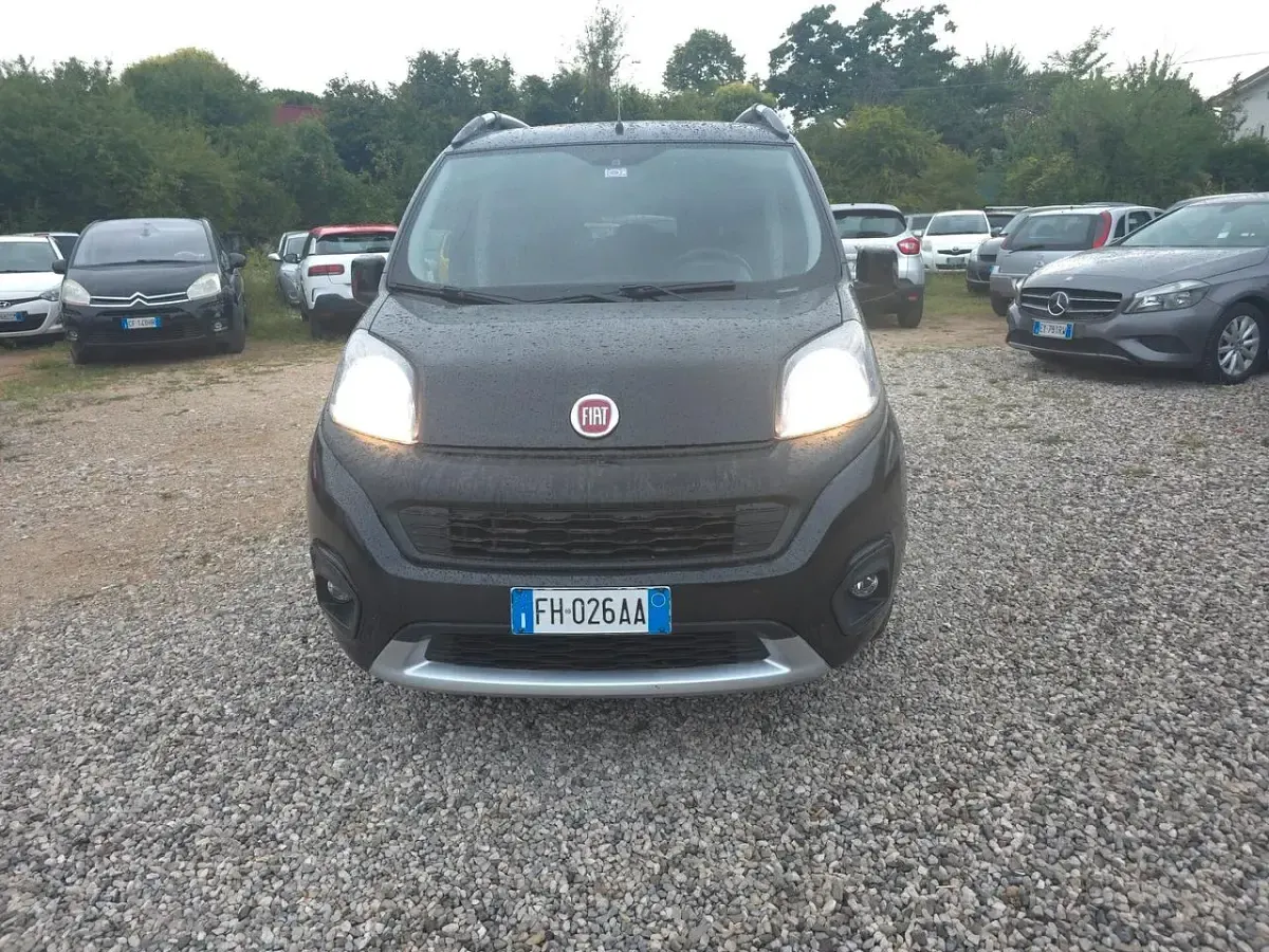 Usata Fiat Qubo Trekking 95 CV (69 kW) 2017 Nero Monovolume