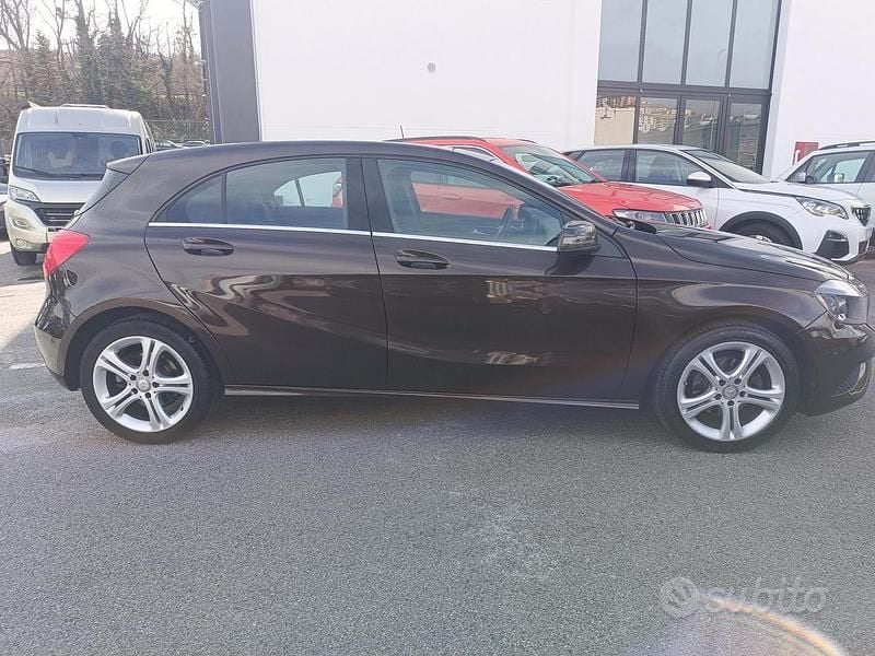 Usata Mercedes A180 Premium 109 CV (80 kW) 2015 Berlina