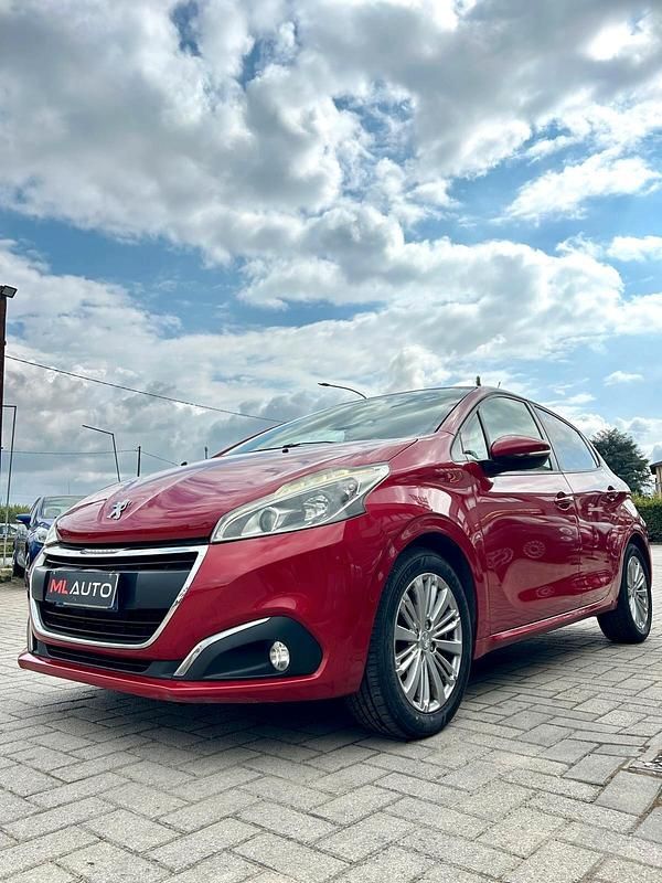 Usata Peugeot 208 Allure 81 CV (59 kW) 2017 Rosso Utilitaria