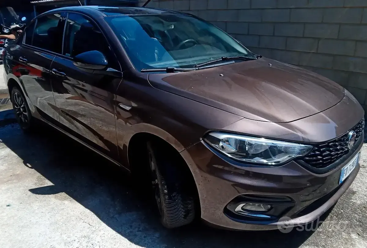Usata Fiat Tipo 95 CV (69 kW) 2016 Marrone Berlina