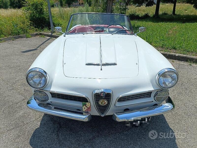 Usato 1960 Alfa Romeo 2000 2.0 Benzin 111 CV (77.900 €)