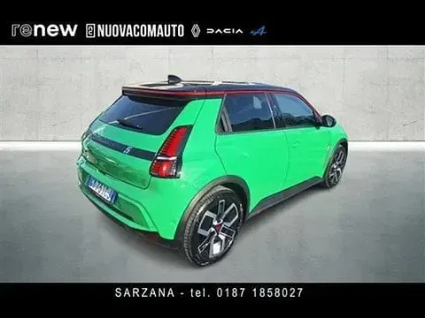 Usata Renault 5 E-Tech Komfort 110 kW (150 CV) 2025 Verde chiaro Utilitaria