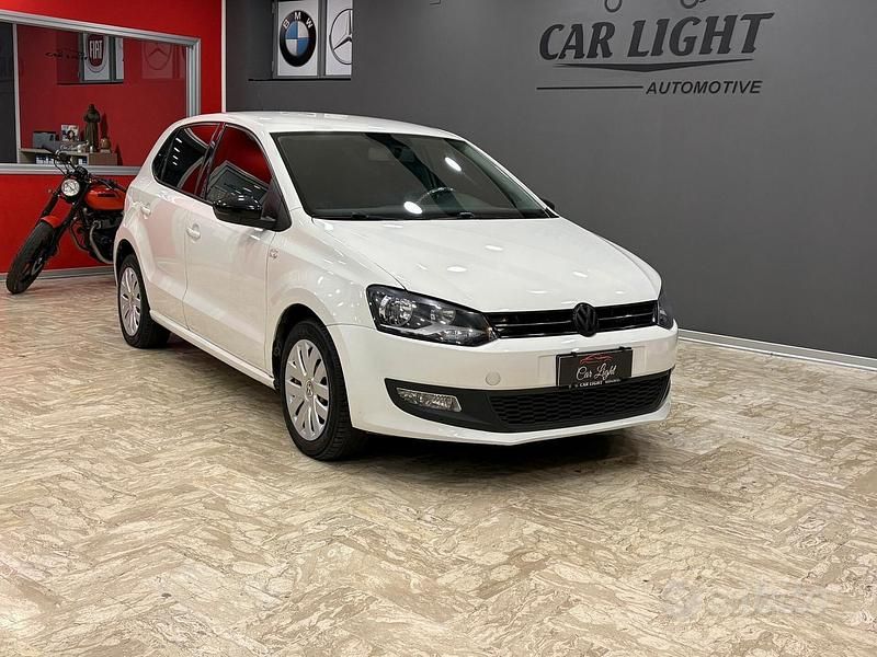 Usata VW Polo Comfortline 75 CV (55 kW) 2013 Bianco Utilitaria