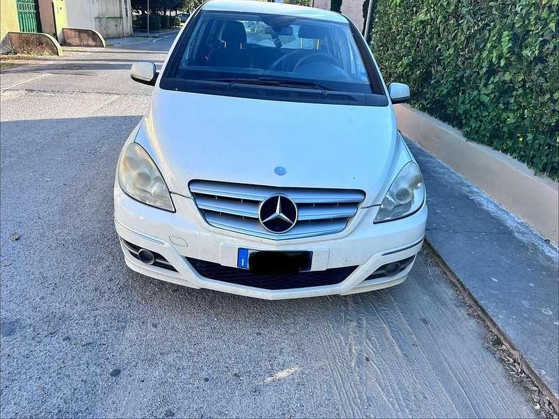 Usata Mercedes B180 109 CV (80 kW) 2007 Bianco Monovolume
