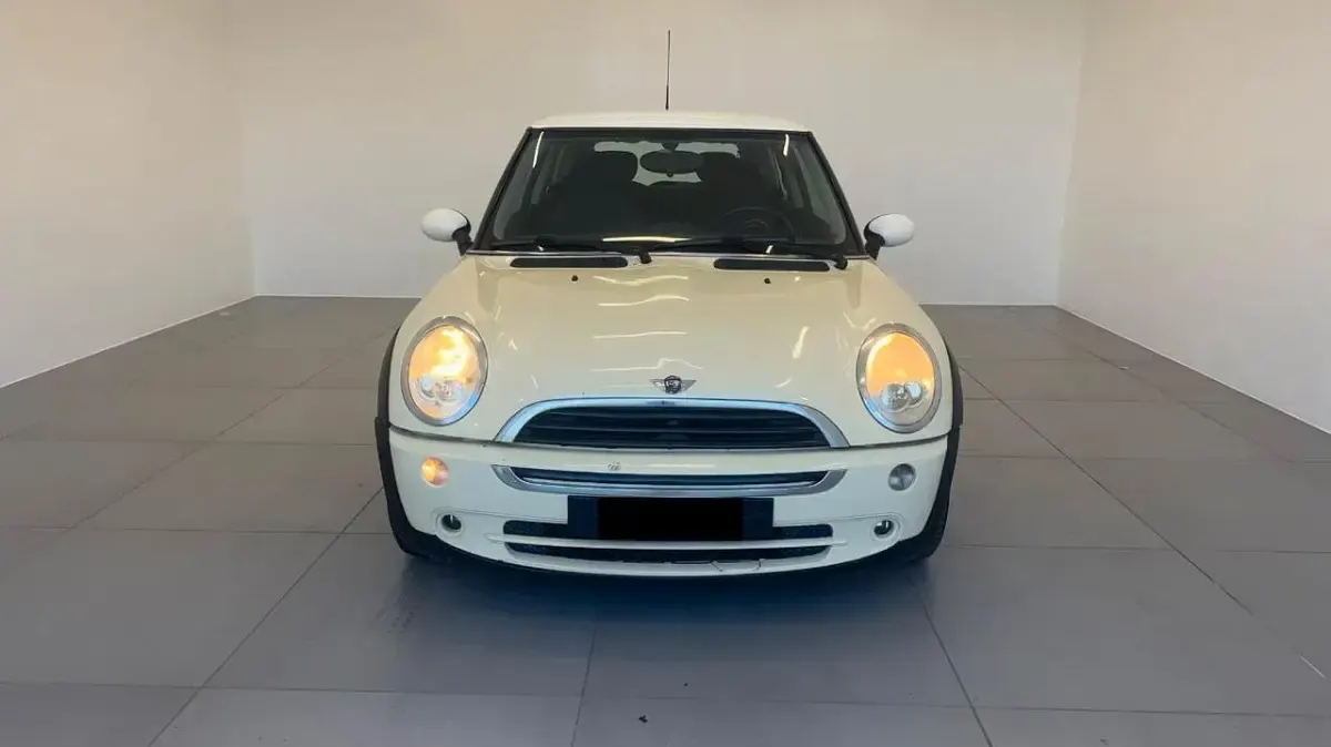 Usata Mini ONE Seven 89 CV (65 kW) 2006 Utilitaria