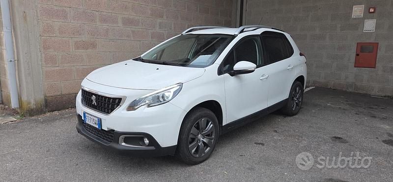 Usata Peugeot 2008 Allure 81 CV (59 kW) 2019 Bianco SUV