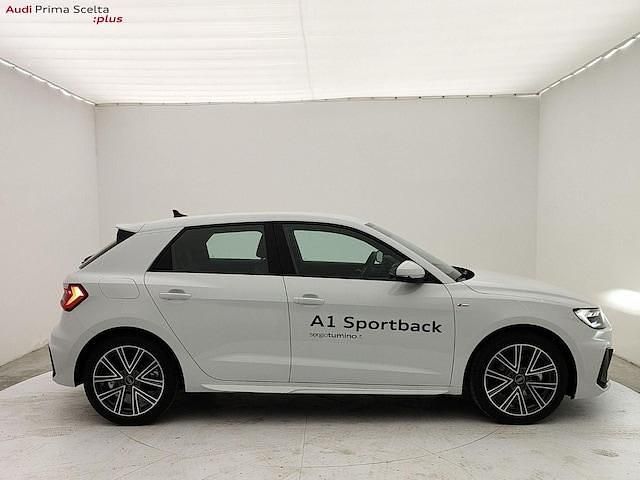 Nuova Audi A1 Sportback S-Line 116 CV (85 kW) 2025 Bianco ghiaccio metallizzato Utilitaria