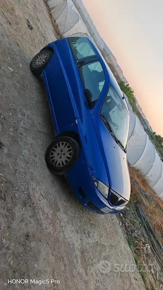 Usata Lancia Ypsilon 60 CV (44 kW) 2003 Blu Utilitaria