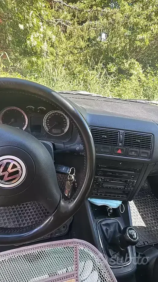 Usata VW Golf IV 101 CV (74 kW) 2003 Berlina